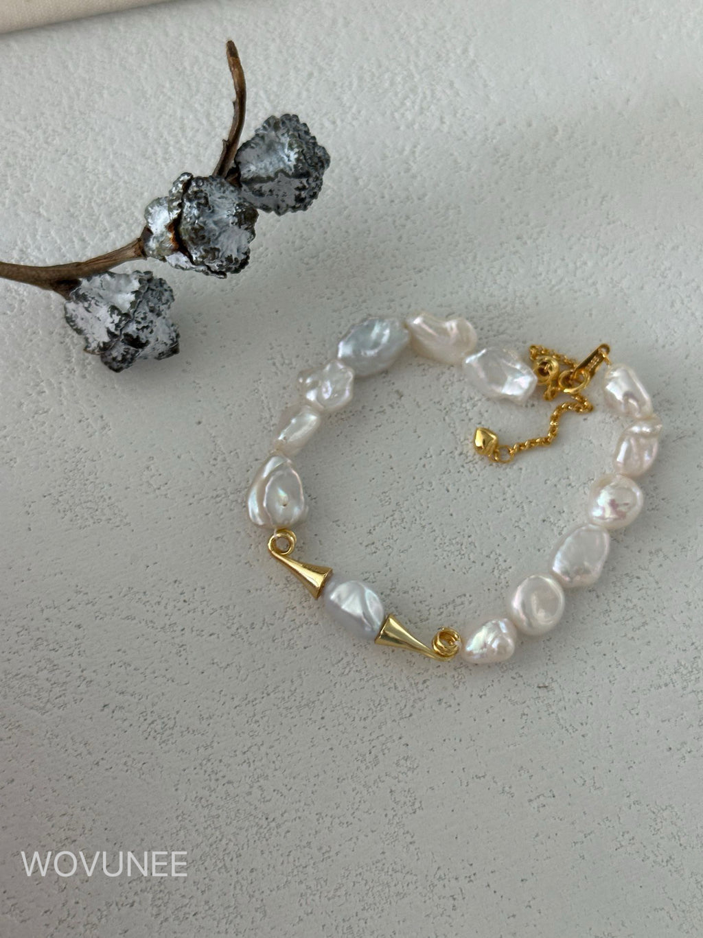 Baroque Pearl Bracelet with Gold Geometric Accents
